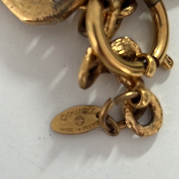 Chanel 5 Sunburst necklace with added tag. - Picture 5 of 7